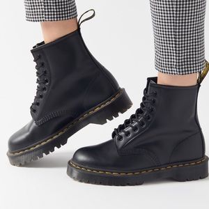 Dr. Marten 1460 Bex 8-eye Boot